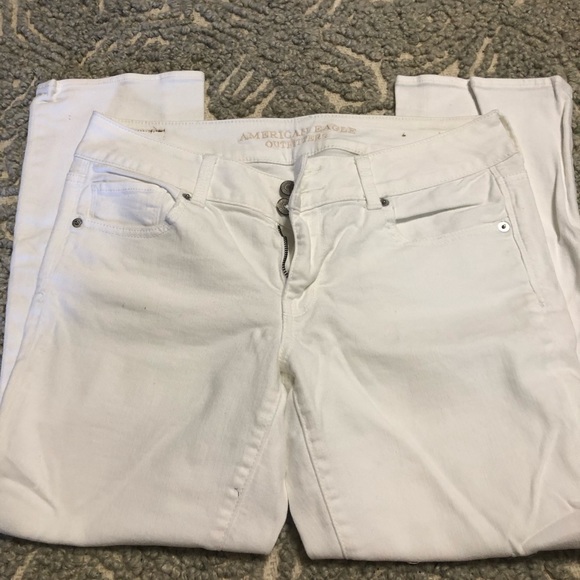 AEO white crop - Picture 2 of 3